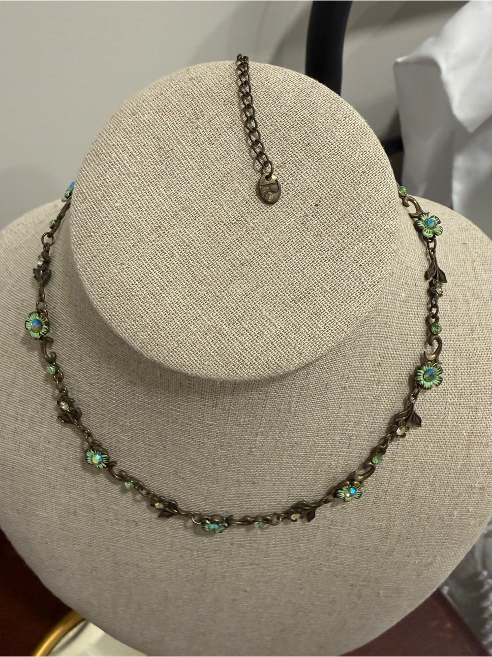 🌿 Signed R Floral Rhinestone Necklace Cottagecore - Picture 6 of 6